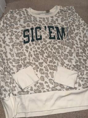 SIC 'EM Leopard Print Sweatshirt - Cream & Taupe